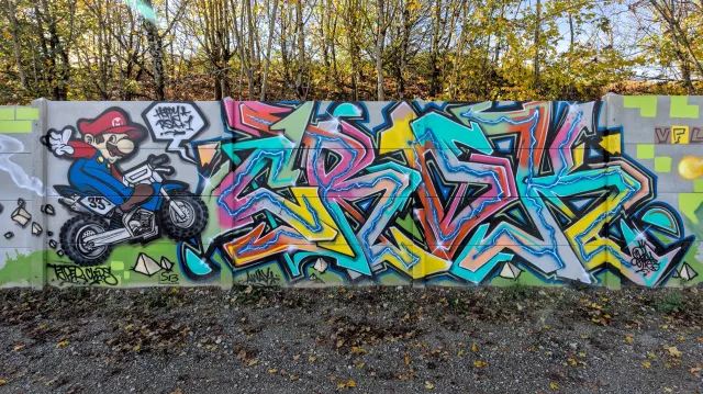 Graf : réalisé par Crok (et Cleb's pour la moto) à Eysines dans le cadre du Mario Jam en septembre 2021Photo : Stéphane - 10/2021