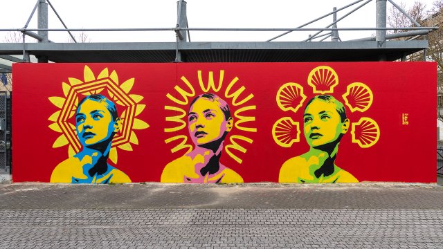 Graf : réalisé par F2B sur le MUR de la place d'Avisseau à Bordeaux en février 2021
fresque de 3m x 11m nommée " Brand Goddesses"
Photo : Philippe 02/2021