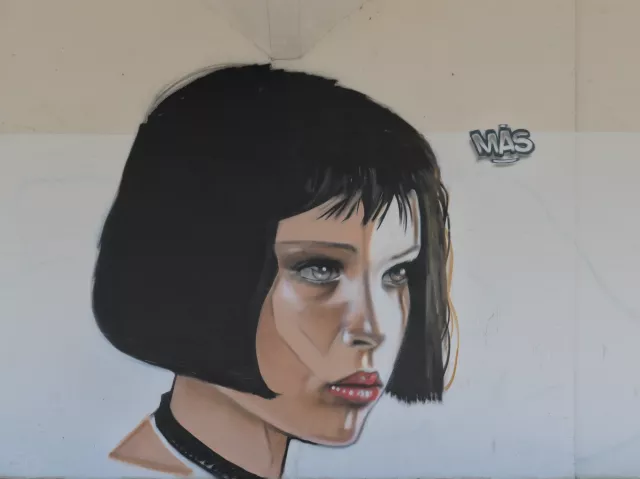Graf : réalisé par Màs au gymnase avenue de Thiers à Bordeaux en avril 2021Photo : Stéphane - 05/2021